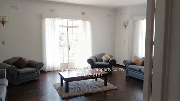 3 Bedroom House to Rent in Kensington