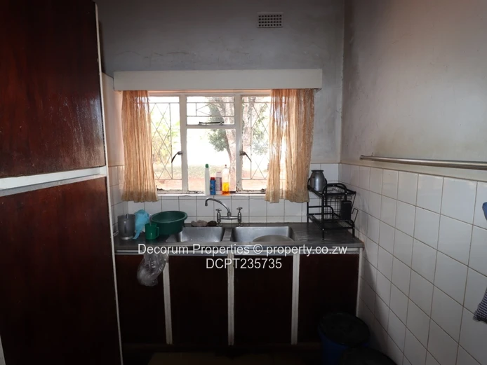 Spacious 4-Bedroom House for Sale in Greendale North