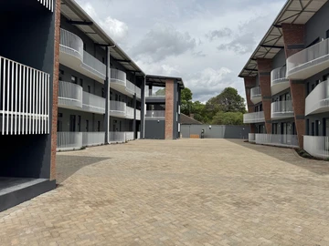 2 Bedroom Flat & Apartment