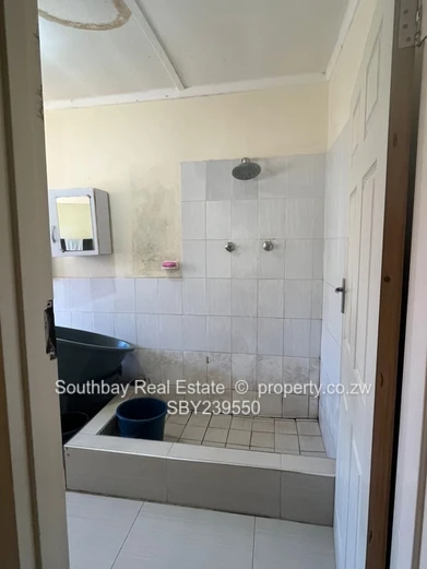 House to let (Sole Mandate)