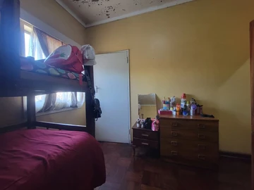2 Bedroom Flat & Apartment