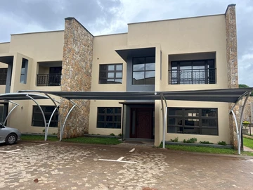 3 Bedroom Flat & Apartment