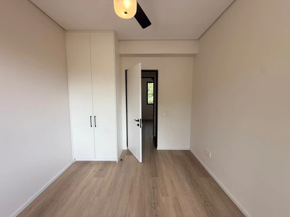 3 Bedroom Flat & Apartment