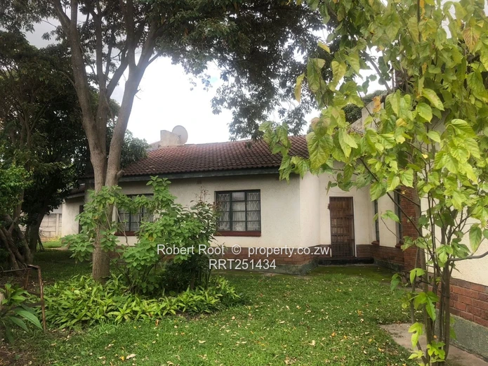 Neat Zimre Park House For Sale