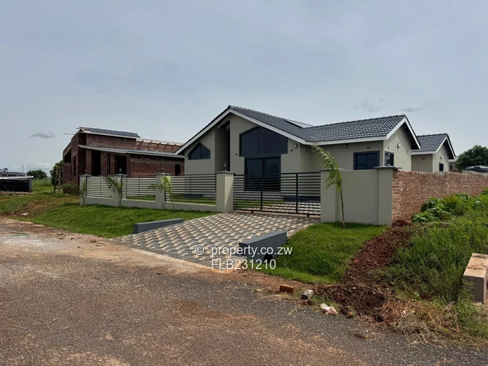 3 bedroomed house in Nyeredzi Ridge, Pomona Township