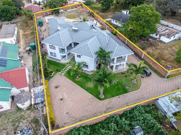 8 Bedroom House