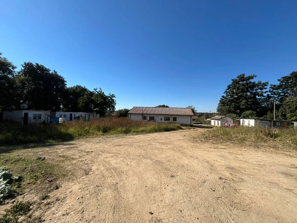 Prime land with sewer connection - suitable for development of flats by special consent