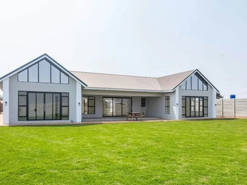 5 Bedroom House