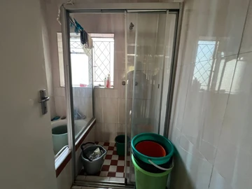 2 Bedroom Flat & Apartment