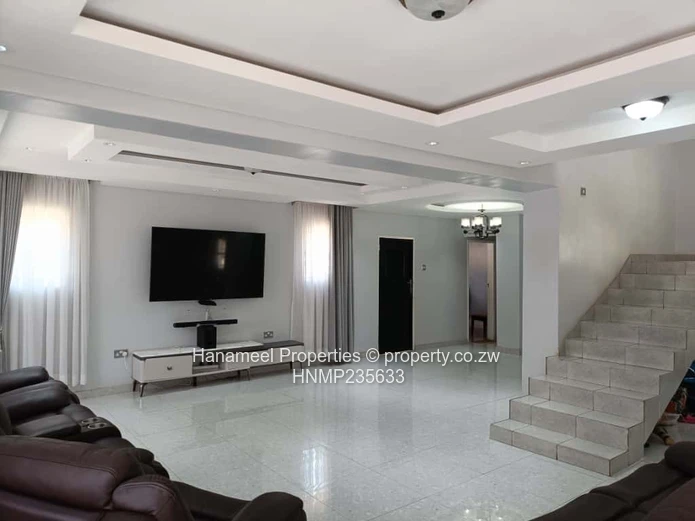 Two-Storey Marlborough Home: 4 Beds, Pool & Borehole