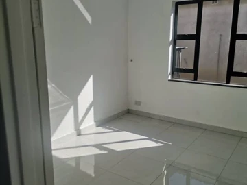 4 Bedroom Flat & Apartment