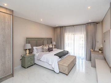 3 Bedroom Flat & Apartment