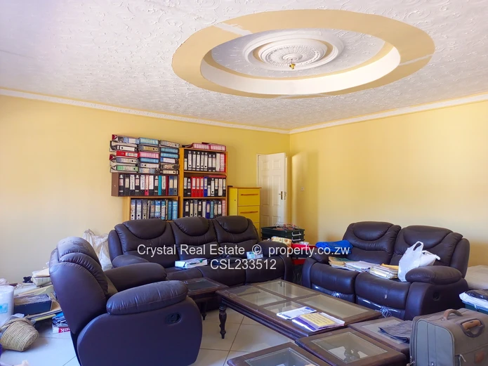 Commercial property to let- Bluffhill