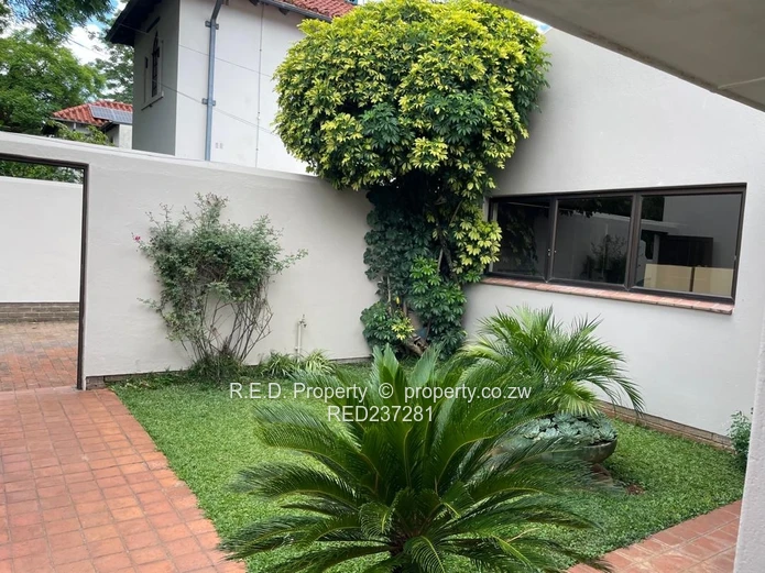 To Let: 3-Bedroom Townhouse