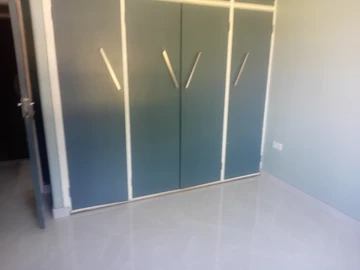 6 Bedroom House