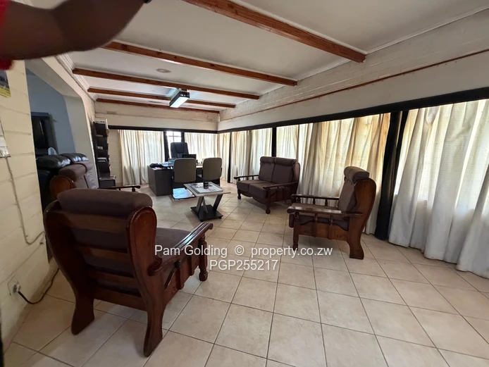 House For Sale – Hillcrest (Sole Mandate)