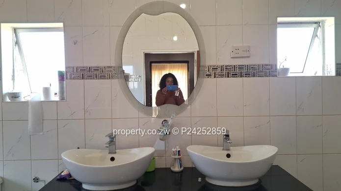 Helensvale, Off Domboshava Road 395K
