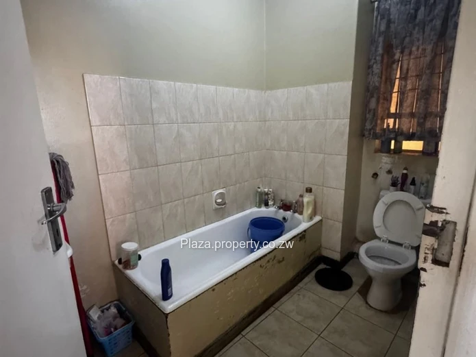 2 Bedroom Flat For Sale - Avenues Area