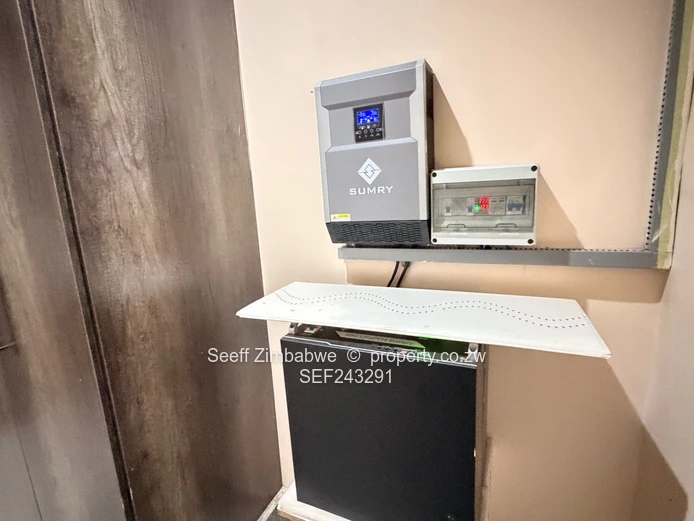 Exceptional 5-Bedroom Executive Home with Self-Contained Cottage – Old Windsor