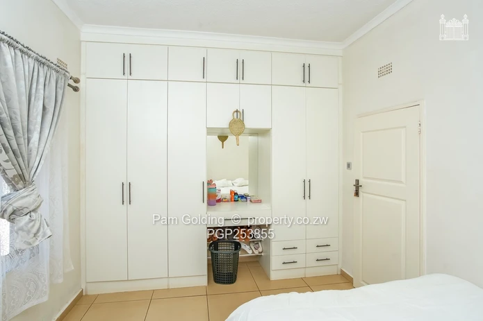 Elegant Greendale Residence on 4,000m²