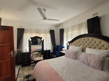 7 Bedroom House
