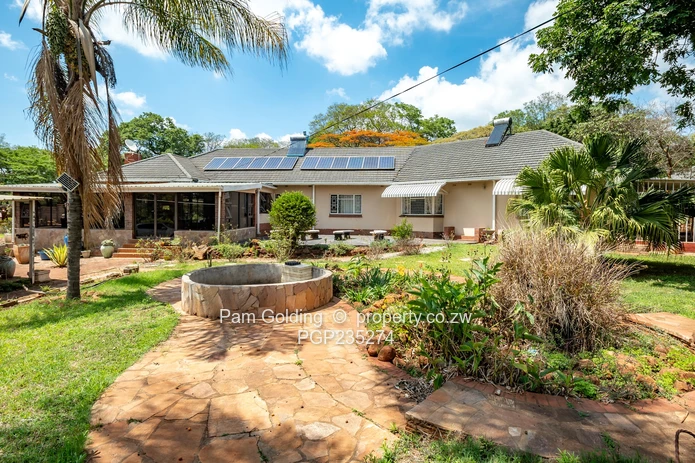 Spacious home walking distance to St Johns College  (Sole Mandate)