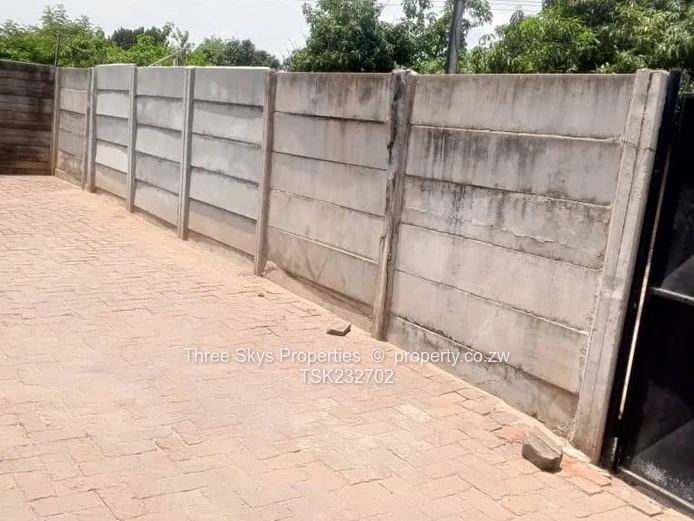 Budiriro House With Borehole