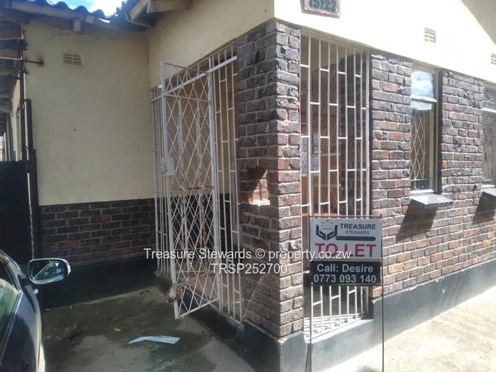3BR Walled Home in Chitungwiza — Tiled, Fitted Kitchen
