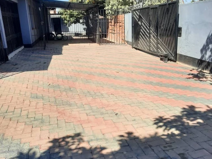 Zimre park house to rent 