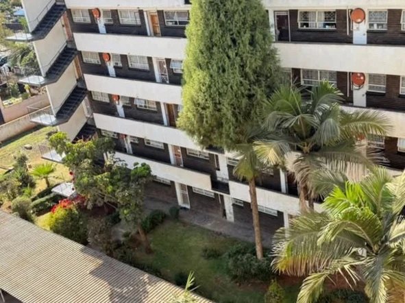 2 Bedroom Flat & Apartment