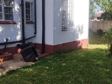 2 Bedroom Flat & Apartment