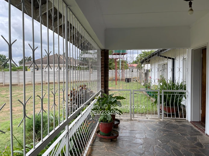 Comfortable Family Living in a Well-Located Area