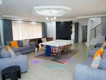 6 Bedroom House