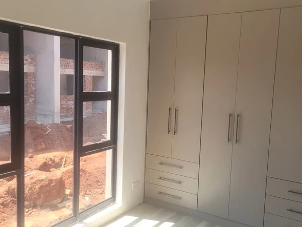 3 Bedroom Flat & Apartment