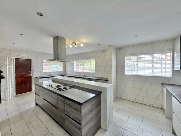 5 Bedroom House