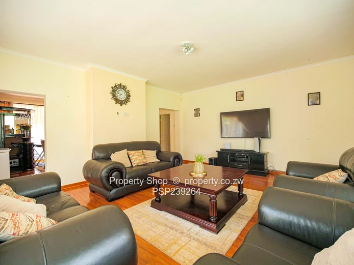 Lovely Unit in A Secure Complex!