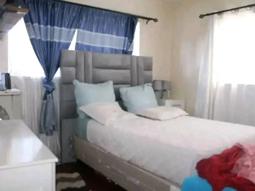 2 Bedroom Flat & Apartment