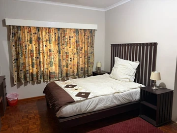 3 Bedroom Flat & Apartment