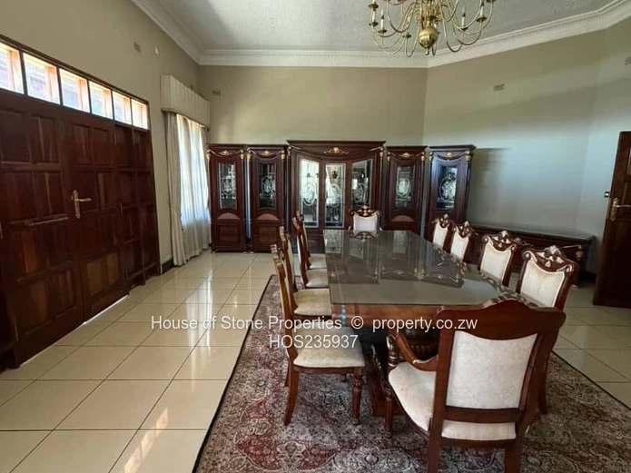 Hogerty Hill: Grand 8-Bed Mansion with Pool