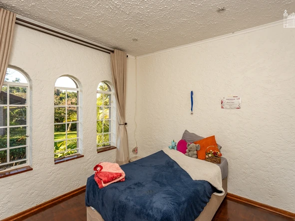 6 Bedroom House
