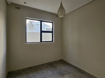 3 Bedroom Flat & Apartment