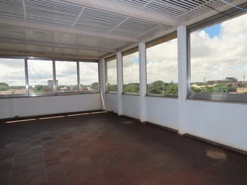 3 Bedroom Flat & Apartment