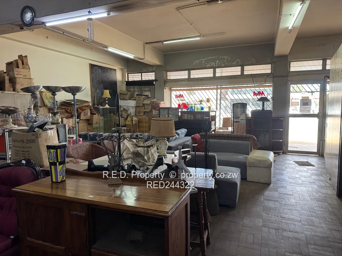 Versatile Retail, Office & Warehouse Facility