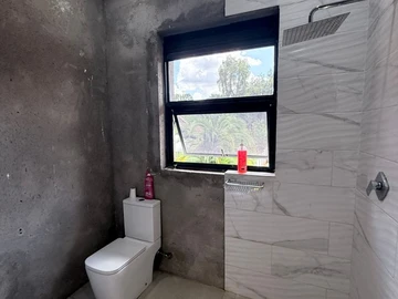 8 Bedroom House