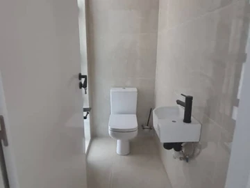 3 Bedroom Flat & Apartment