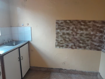 2 Bedroom Flat & Apartment