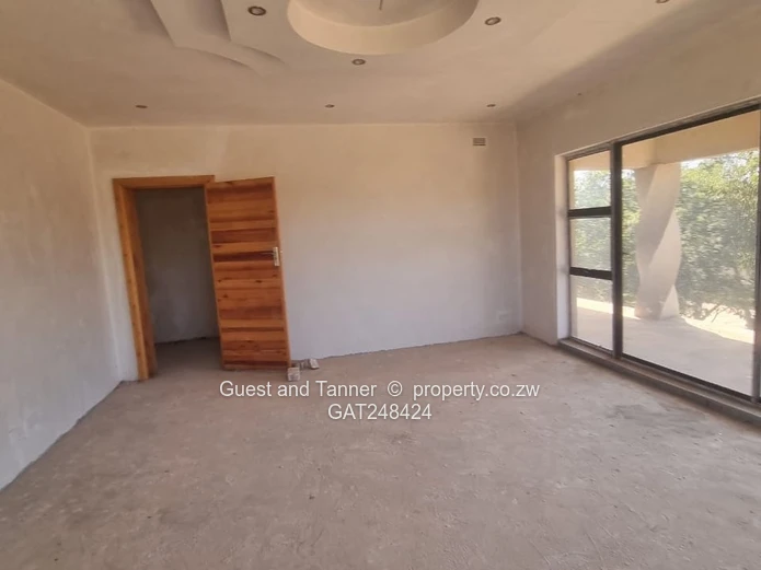SPACIOUS FAMILY HOME ON 2284sqm FOR SALE IN RIVERSIDE, RUWA 