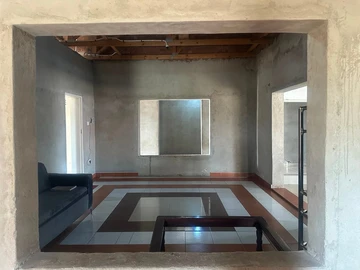 6 Bedroom House