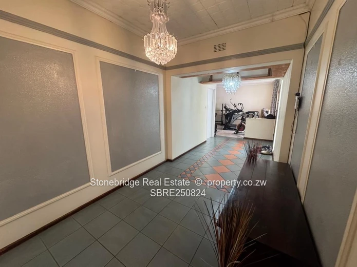 Beautiful 4 bedroomed House in Hillside for sale