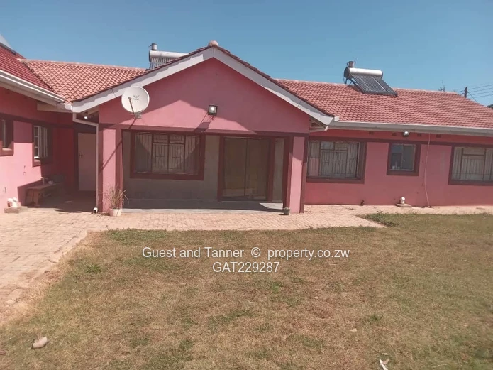 Spacious House in Chinhoyi for sale